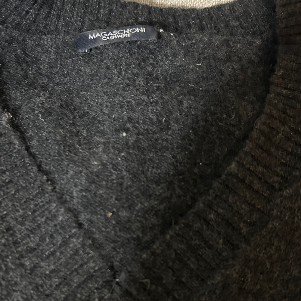 Magaschoni Men's Charcoal V-Neck Sweater